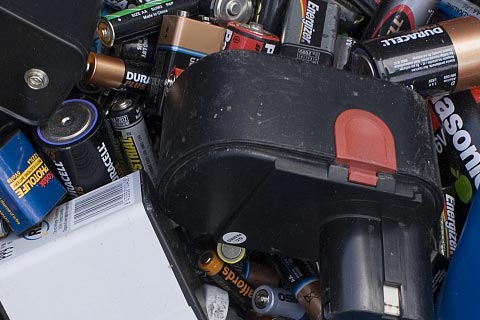 奔驰电池回收多少钱√库存锂电池回收-专业回收锂电池公司
